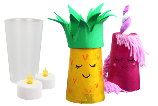 Photophores Ananas et Licorne avec des gobelets en plastique - Collage et pliage papier - 10doigts.fr